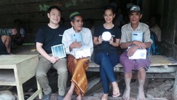 Panasonic Bagikan 1.000 Lampu Bertenaga Surya di Pulau Sumba dan Sabu