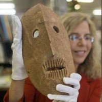 Topeng Tertua Berusia 9000 Tahun Dipamerkan di Jerusalem