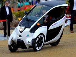 Kendaraan Toyota yang Mirip Motor Mulai Diuji di Jalanan