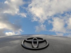 Toyota Turunkan Harga Mobilnya