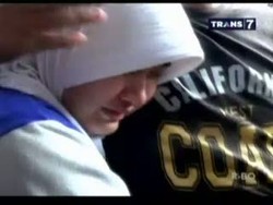 Tangis Haru Keluarga dan Sahabat Iringi Pemakaman Jojon