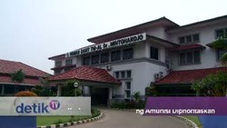 Besuk, Komisi I DPR Minta Korban Ledakan Gudang Amunisi Diprioritaskan