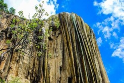 Ada Air Terjun Membatu & Air Terjun Pohon Natal di Meksiko