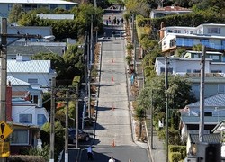 Jalan Raya Tercuram di Dunia, Miring 38 Derajat!