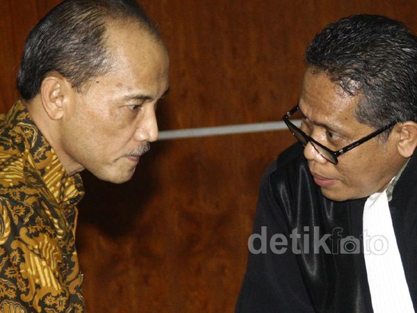 Sidang Perdana  Kasus Century