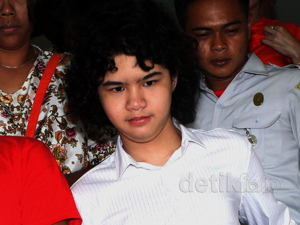 Jalani Sidang, Dul Didampingi Maia