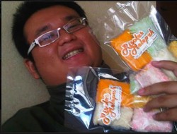 DO dari Kampus di Singapura, Ray Sukses Jadi Tukang Risoles