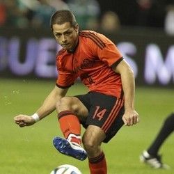 Cedera Lutut Saat Bela Meksiko, Chicharito Tunggu Pemeriksaan