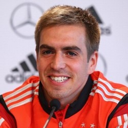 Lahm Betah Jadi Gelandang Bertahan