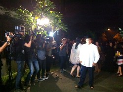 Disambut Ical, Jenazah Priya Ramadhani Tiba di Rumah Duka