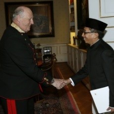 Dubes Yuwono Serahkan Surat-surat Kepercayaan