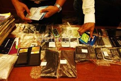 SMS Tak Diundang, Invite PIN BB Saya Dong