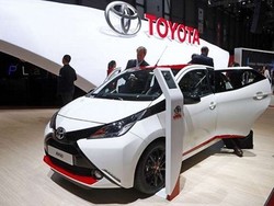 Hatchback Toyota Pakai Mesin Mazda
