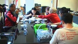 Soal Pendamping, Ahok Lebih Memilih Rieke Daripada Risma