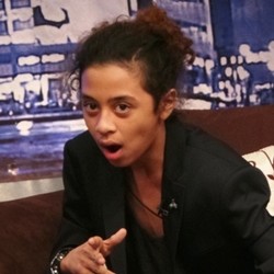 Cie.. Bastian Malu-malu Saat Bertemu Pevita Pearce