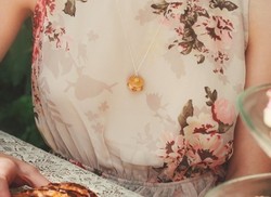 Hmm..Kalung Ini Bisa Menebar Aroma Wangi Pancake!