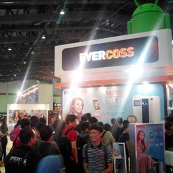 Evercoss Menggoda dengan Si Phablet Selfie