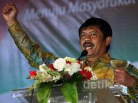 Indra Sjafri Gondol Penghargaan KOI