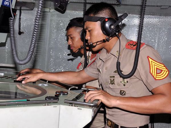 Taruna AAL Magang di KRI Sultan Iskandar Muda