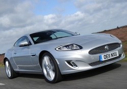 Jaguar Kubur Mobil Sport XK
