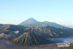 Udara Segar dan Sunrise Cantik di Gunung Bromo