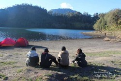 Ranu Kumbolo, Tak pernah Bosan Memandanginya