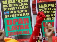 Ratusan Buruh Perempuan Turun ke Jalan