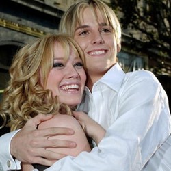 Ingin Balikan dengan Hilary Duff, Aaron Carter Curhat di Twitter