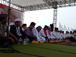 Di Tengah Jamaah Dzikir, Jokowi: Semoga Lahir Pemimpin Merakyat