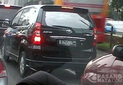 Mobil-mobil Bernopol Aneh Itu Kendaraan Operasional Kedutaan