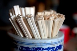 Sumpit Kayu di China Ditemukan Mengandung Bahan Kimia Berbahaya