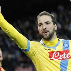 Higuain Optimistis Napoli Kalahkan Roma Lagi