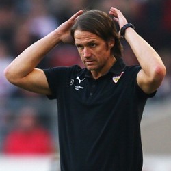 Di Ambang Zona Maut, Stuttgart Pecat Pelatih