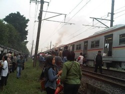 Cerita Penumpang Kereta Bekasi-Kota yang Berasap di Buaran