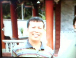 Kerabat Berdatangan ke Rumah, Berharap Pasutri Sugianto-Vinny Selamat