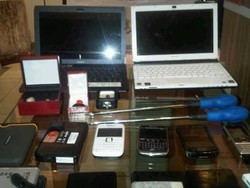 Komplotan Pencuri Bermodus Congkel Pintu Ini Menyasar Mobil di Parkiran Mal