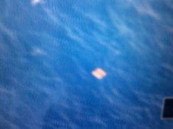 Vietnam Pastikan Benda Kuning yang Mengambang Bukan dari Pesawat