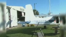 Pesawat Jatuh di AS Gara-gara Tersangkut Tali Parasut