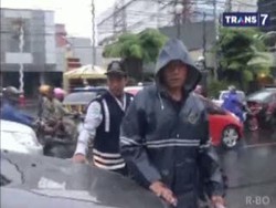 Dirazia, Pengemudi Nekat Tabrak Petugas