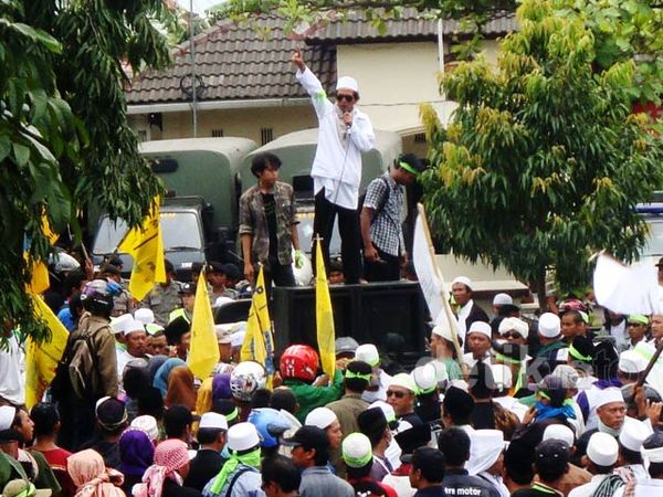 FPI Cilacap Tolak Tempat Karaoke