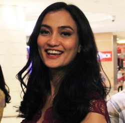 Atiqah Hasiholan Curi Perhatian di Kuala Lumpur