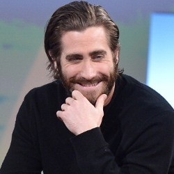 Jake Gyllenhaal Lagi-lagi Kepergok Berduaan dengan Wanita Misterius