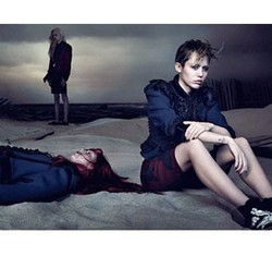 Tak Umbar Seksi, Ini Pose High Fashion Miley Cyrus di Iklan Marc Jacobs