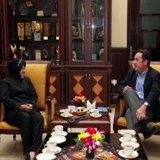 Bertemu Risma, Konjen AS Tawarkan Pakar Binatang untuk KBS