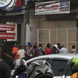 Duel dengan Istri Pemilik Toko, Pelaku Perampokan Kena Tusuk di Mata