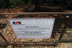 KPK Sibuk Cari Aset Lain, Segel di Rumah Anas Belum Dipasang