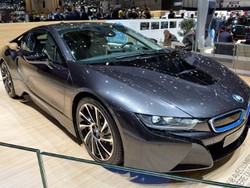 Mengintip Lebih Dekat Sedan Sport Hybrid BMW i8