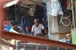 Kisah Tukang Sampah yang Tak Tergiur Duit Caleg