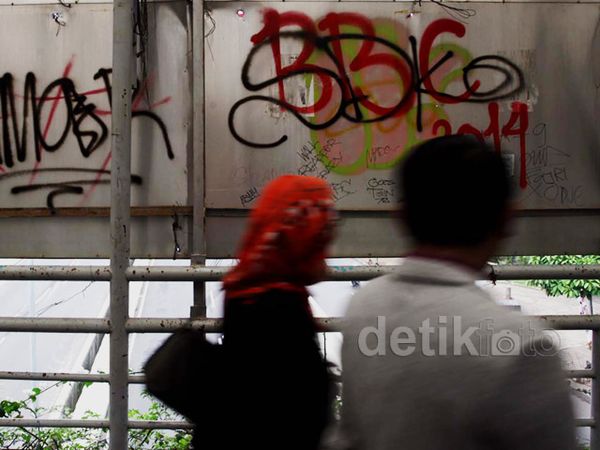 Vandalisme di Jembatan Penyeberangan