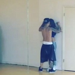 Justin Bieber Pamer Video Sexy Dance dengan Selena Gomez